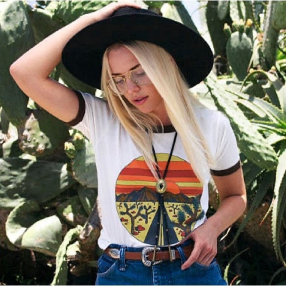 Retro Joshua Tree Graphic Tee - Picture 3 of 3